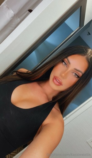 Kassie Wallis Photo #190