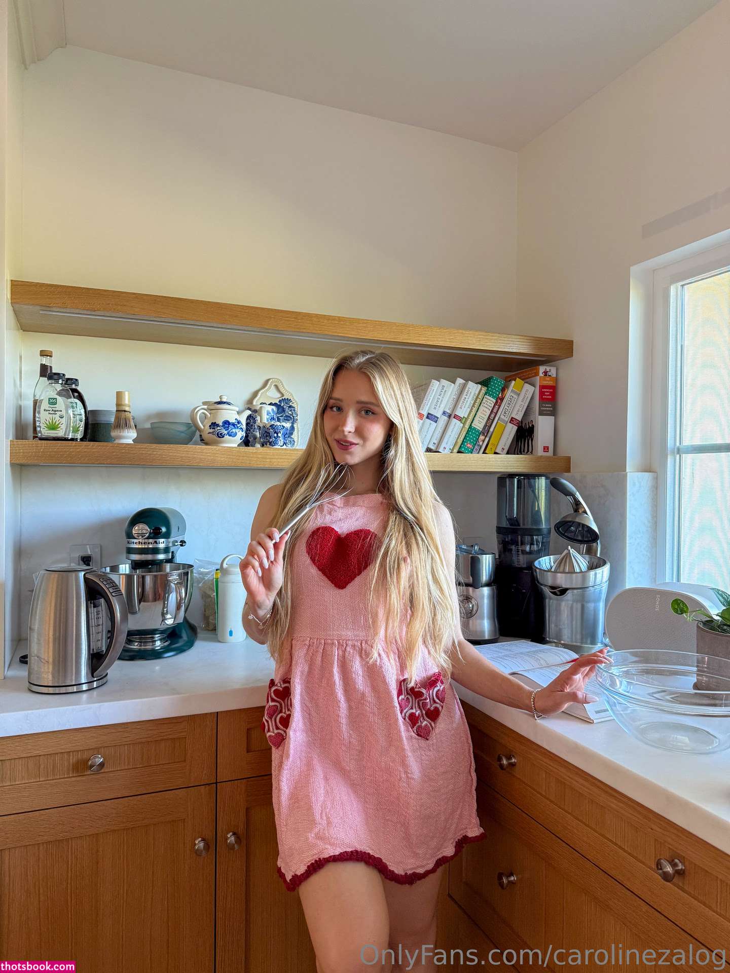 Caroline Zalog Photo #1281