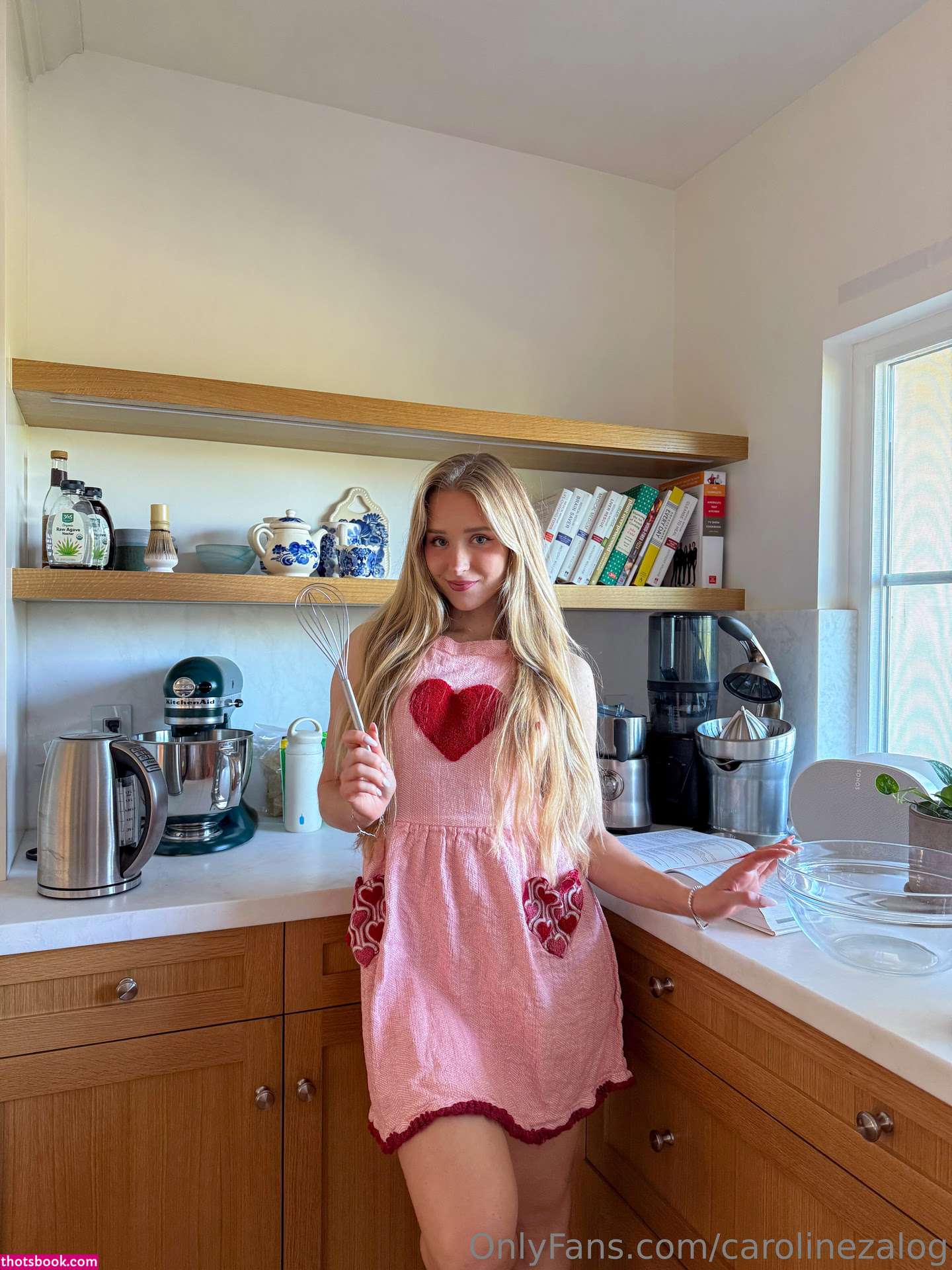 Caroline Zalog Photo #1283