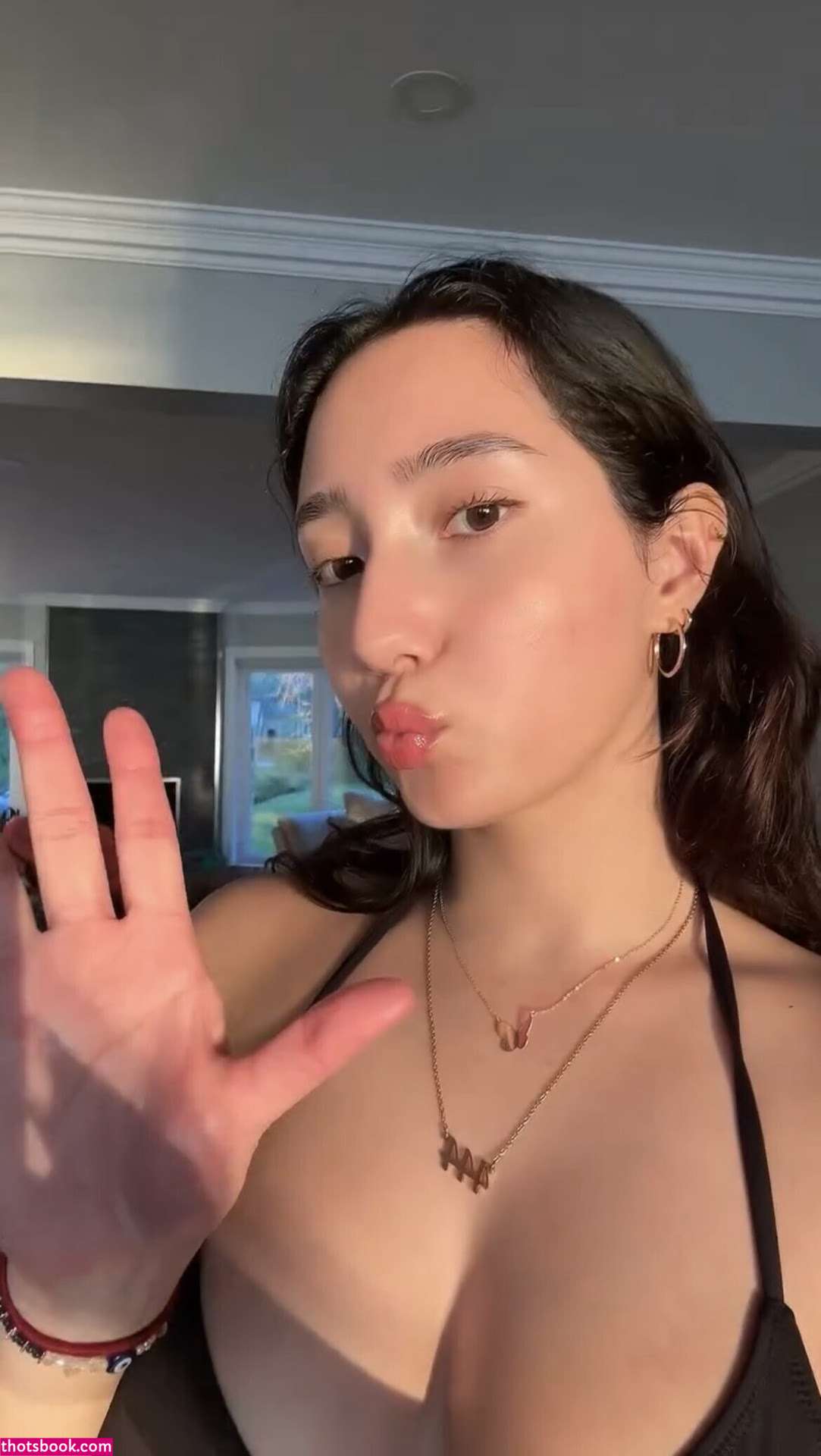 Sabrina Pezeshkian Photo #82