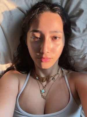 Sabrina Pezeshkian Photo #93