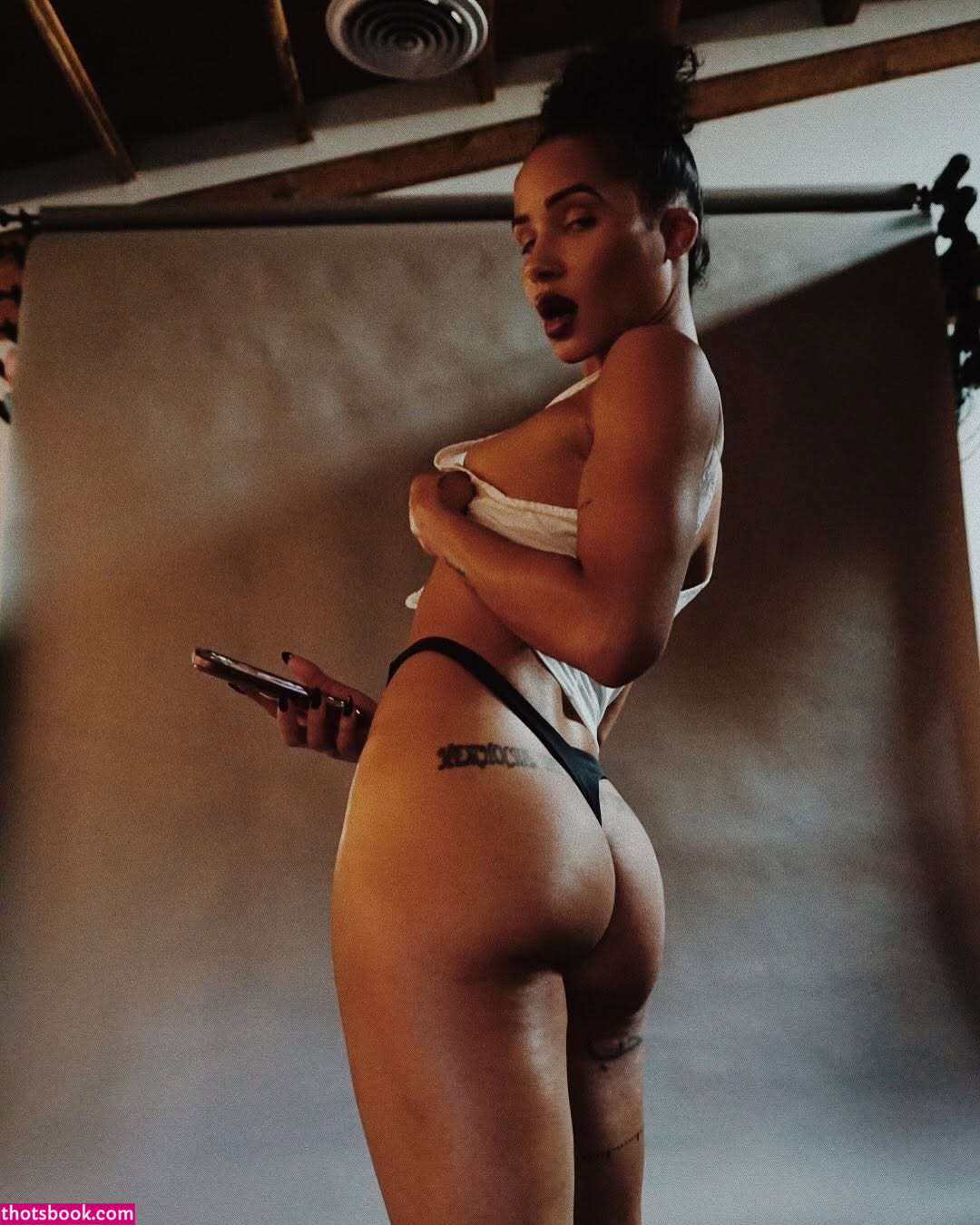 Tanaya Henry Photo #9