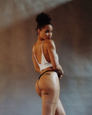 Tanaya Henry Photo #11