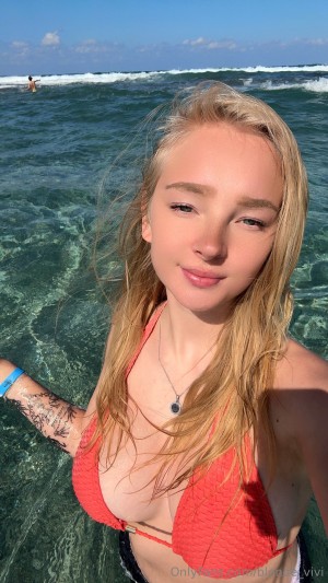 Blonde Vivi Photo #21