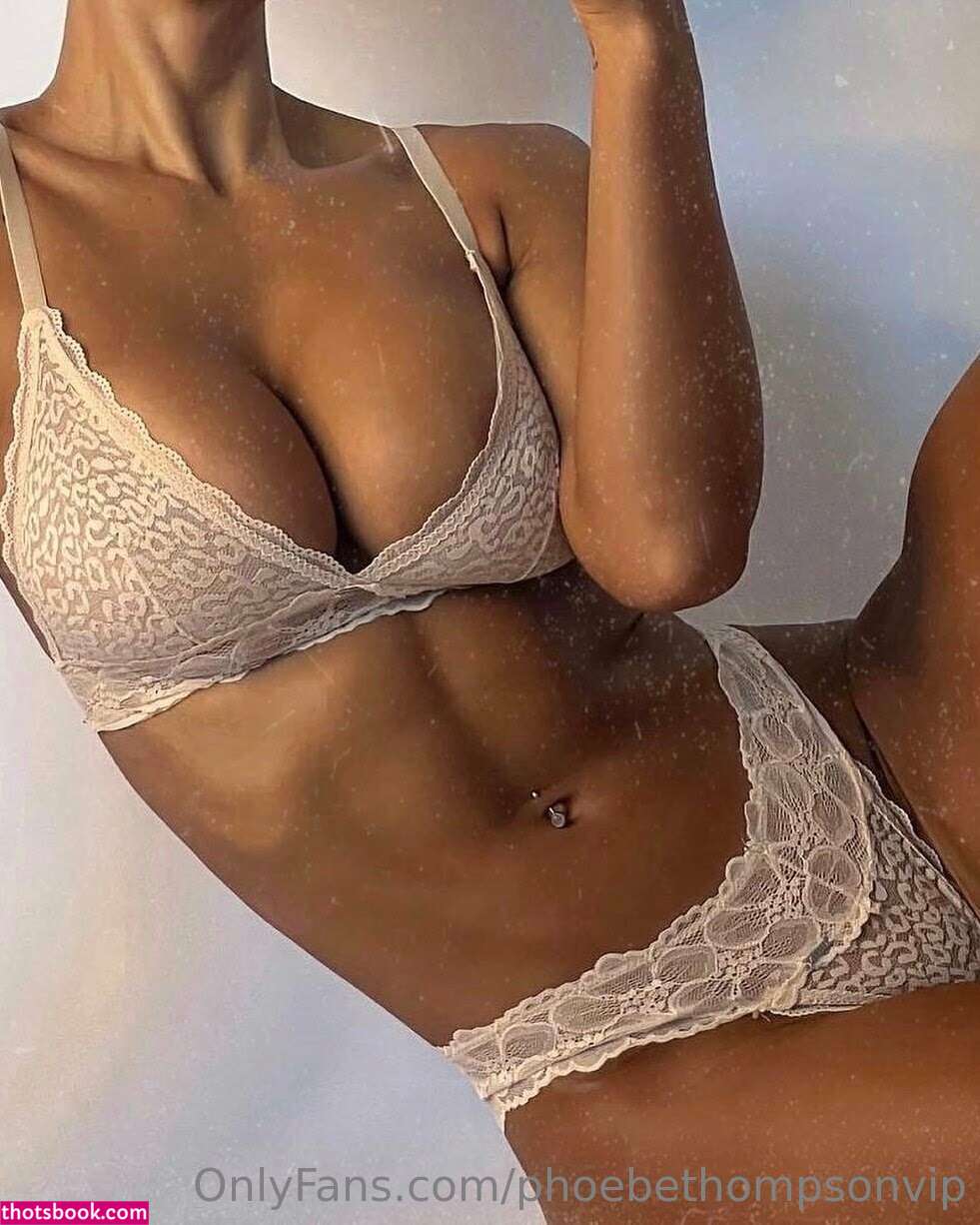 Phoebe Thompson Photo #104