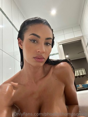 Phoebe Thompson Photo #111