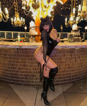 Yenni Huynh Photo #42