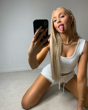 Abby Benson Photo #13