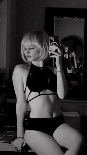 Erin Perise Photo #32