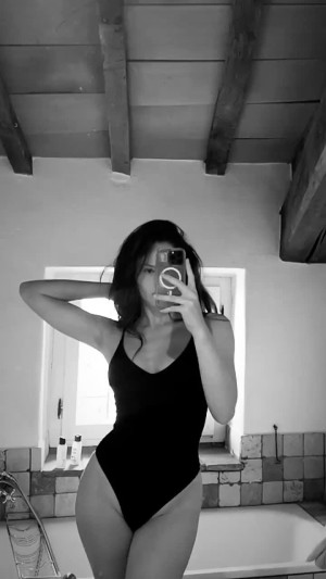 Erin Perise Photo #39