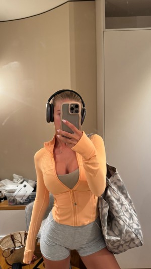 Alexa Breit Post #33