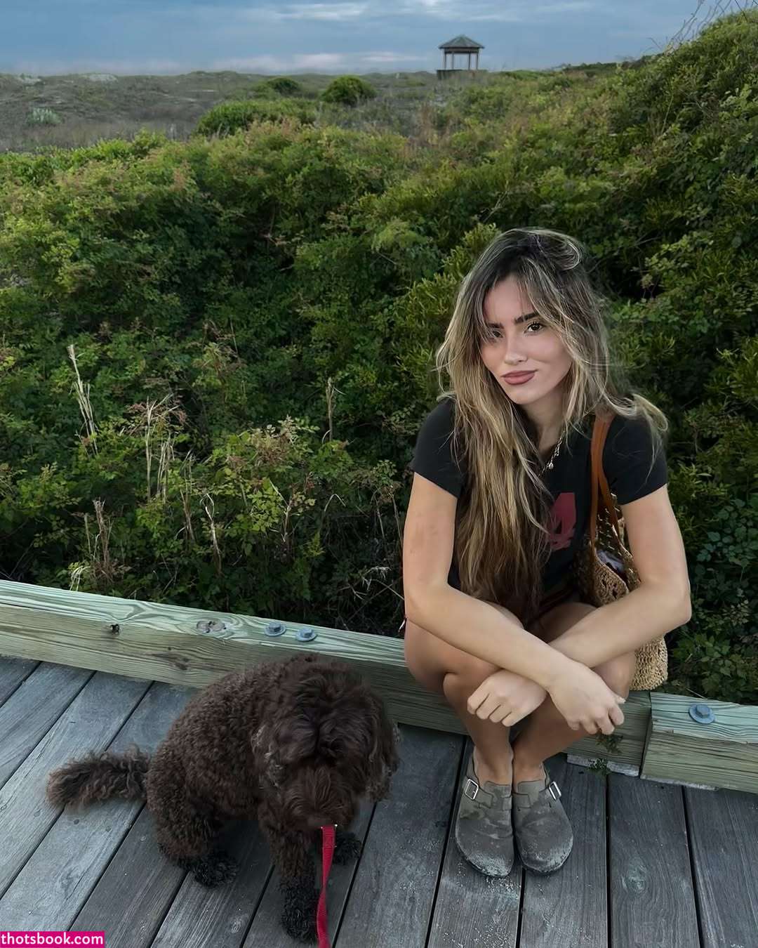 Julia Ernst Photo #9