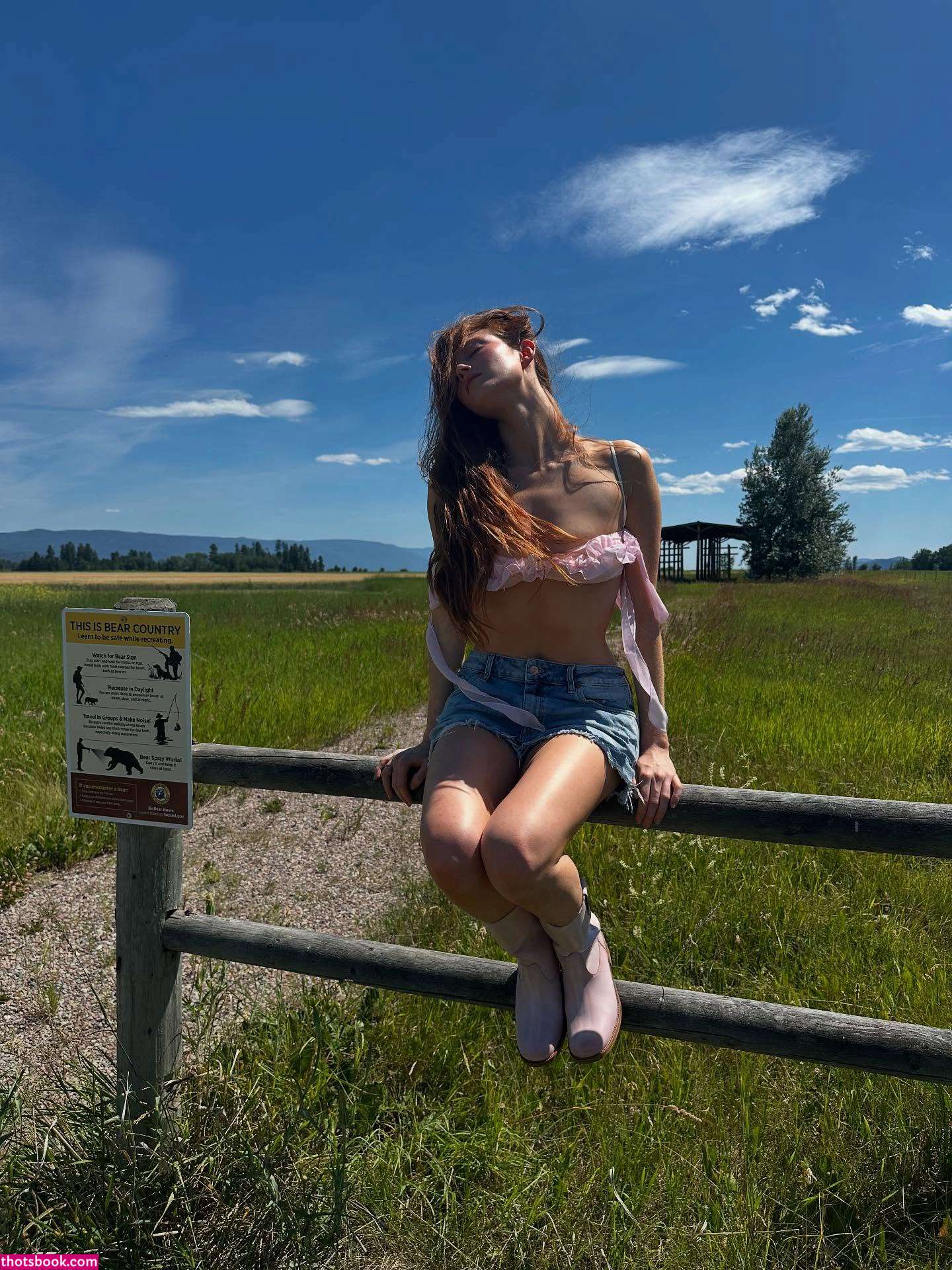 Larsen Thompson Photo #113