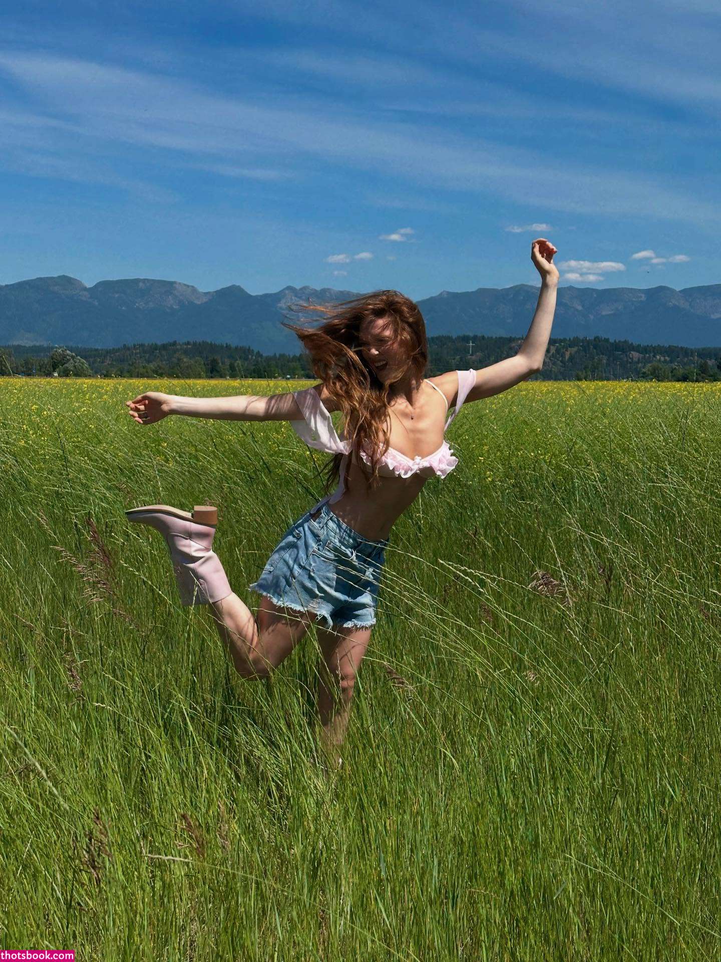 Larsen Thompson Photo #116