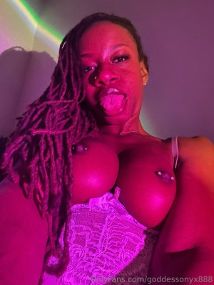 Goddessonyx888 Photo #8