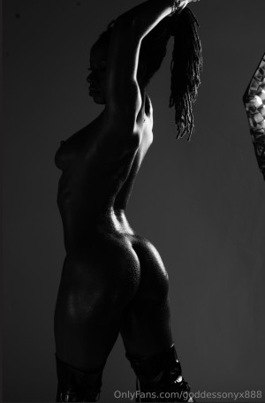 Goddessonyx888 Photo #33