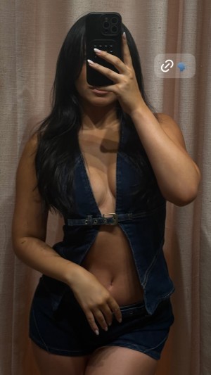 Julia Kelly Photo #77