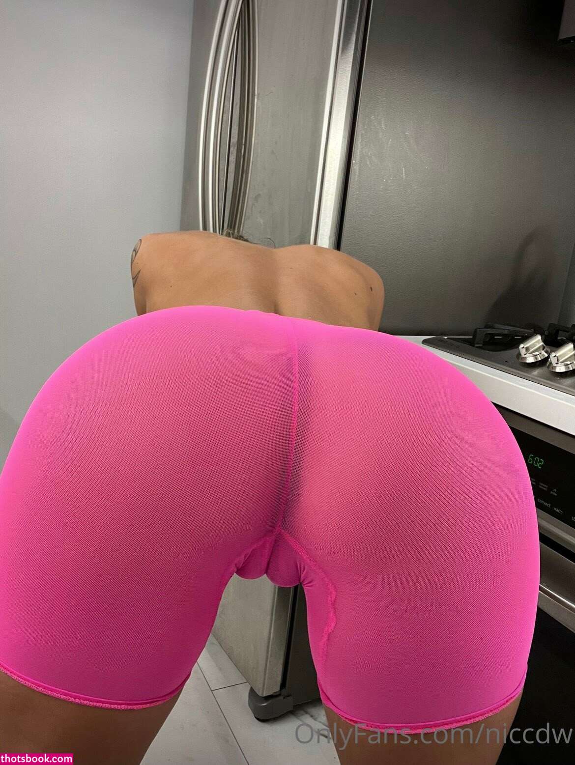 Nicole Drinkwater Photo #18