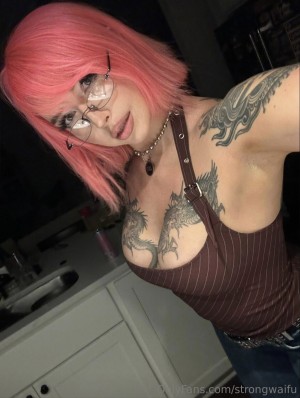 Strongwaifu Photo #202