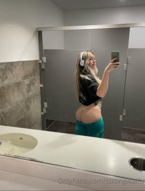 Strongwaifu Photo #213