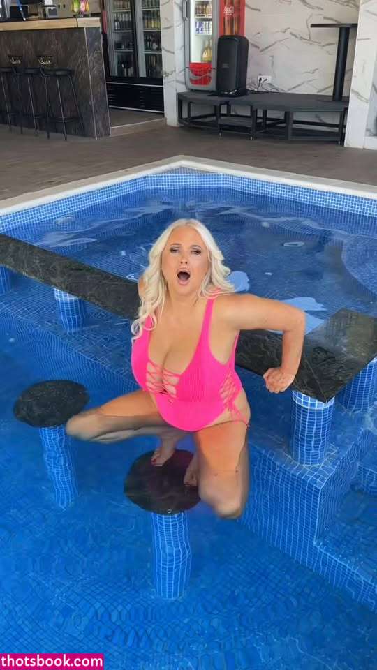 Vesna Pocucasana Photo #59