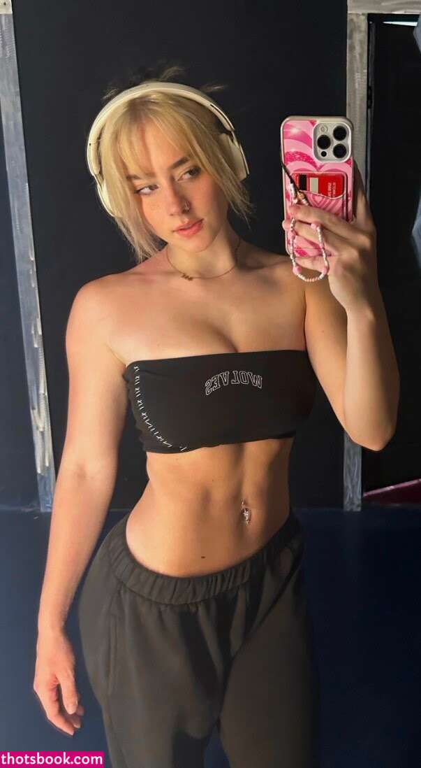 lizgrimess Photo #10