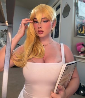 lizgrimess Photo #17