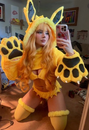 lizgrimess Photo #26