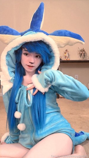 Sleepystrawbaby Photo #17