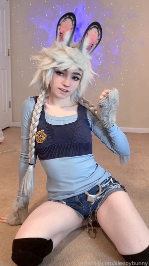 Sleepystrawbaby Photo #31