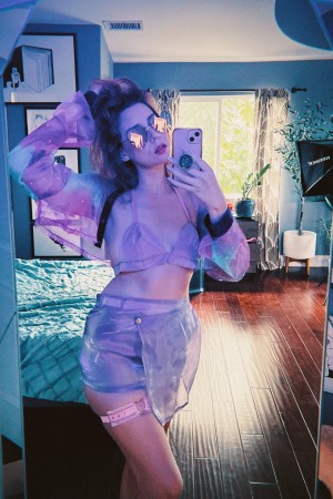 Hazel Hayes Photo #30