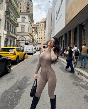 Ines Trocchia Photo #7