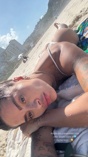 Aline Riscado Photo #7