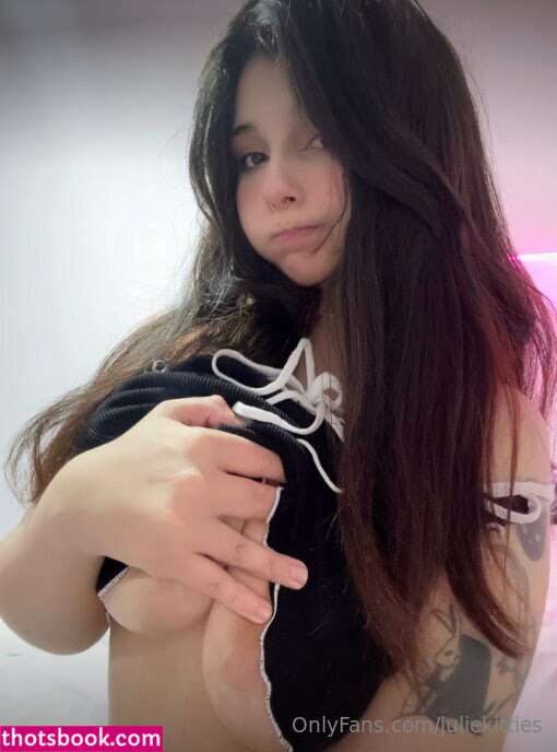 juliekitties Photo #4