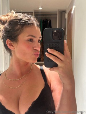 Monique Hristovska Photo #55