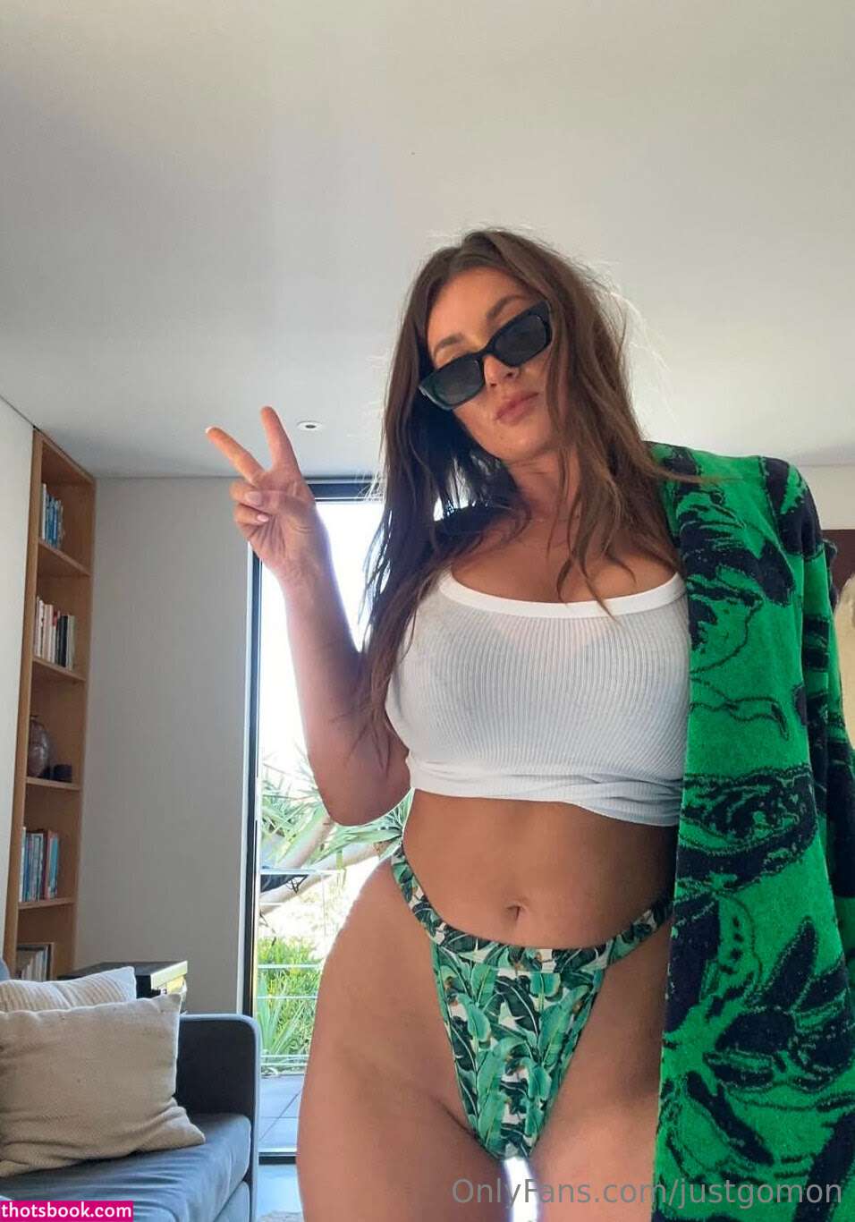 Monique Hristovska Photo #66