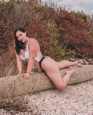 Christie Anne Photo #18