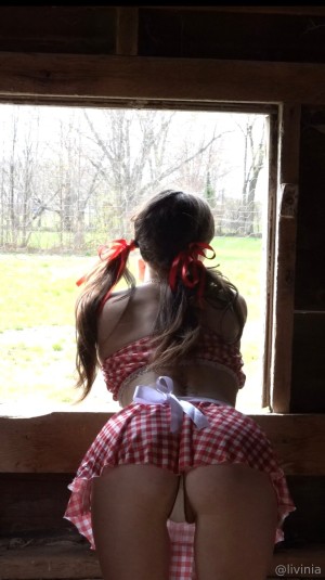 Livinia Roberts Photo #112