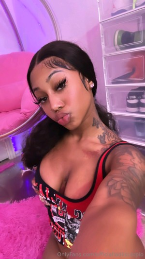 Officialladiiscorpio Photo #4