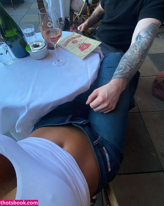 Ellie Schemz Photo #4