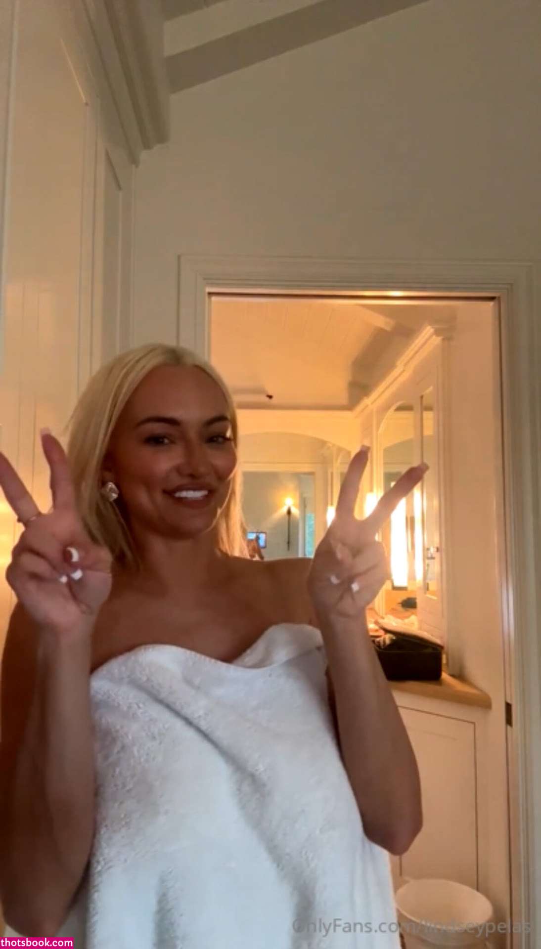 Lindsey Pelas Photo #1310