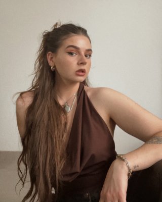 Emi Rhea Photo #9
