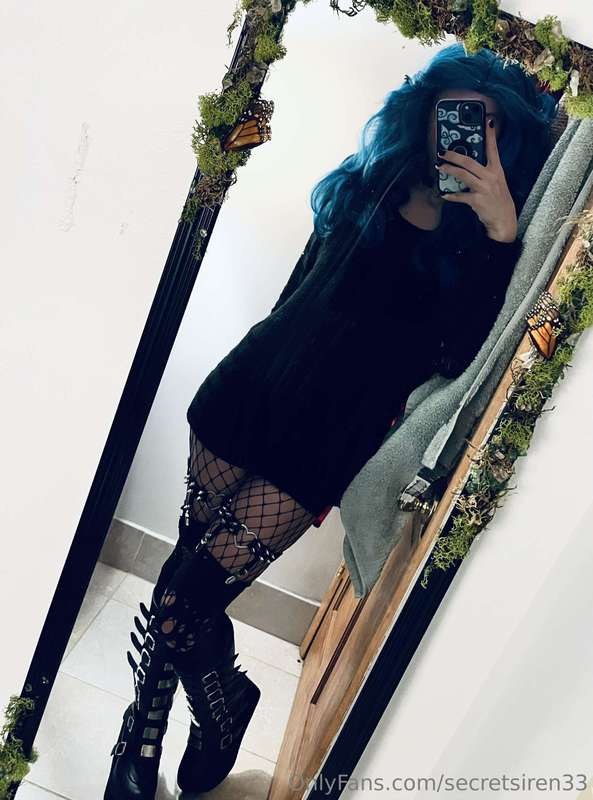 secretsiren33 Photo #1