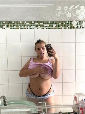thickbri Photo #57