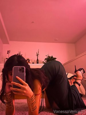 Vanessavenus21 Photo #23