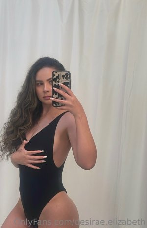 Desirae Elizabeth Photo #16