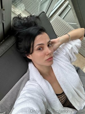 Anonymiss1 Photo #20