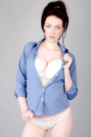 Alice Brookes Photo #26