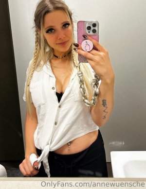 Anne Wunsche Photo #95