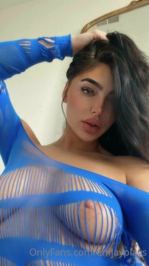 Emily Rinaudo Photo #234